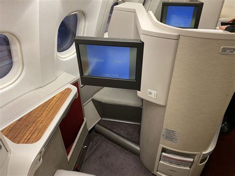 Review: Cathay Dragon A330 First Class .
